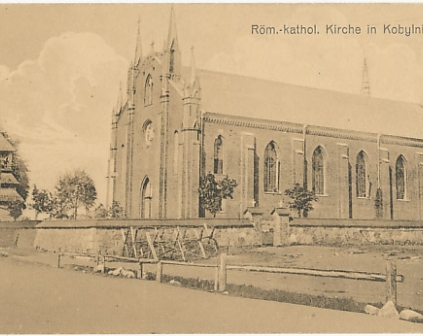 Kobylnik Kościół i drewniana dzwonnica 1917
