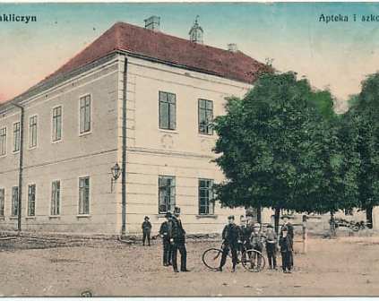 Zakliczyn Apteka i szkoła