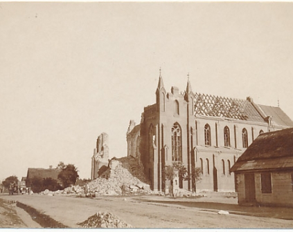 Kurowice Zniszczony kościół fotograficzna