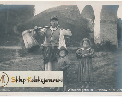 Litwinów, Złota Lipa wieśniaczka z dziećmi